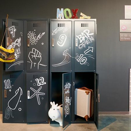 Moxy Amsterdam Schiphol Airport Hotel Hoofddorp Bagian luar foto